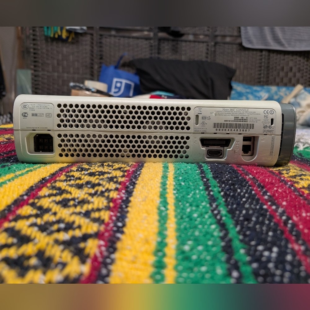 Xbox 360 - Picture 3 of 8